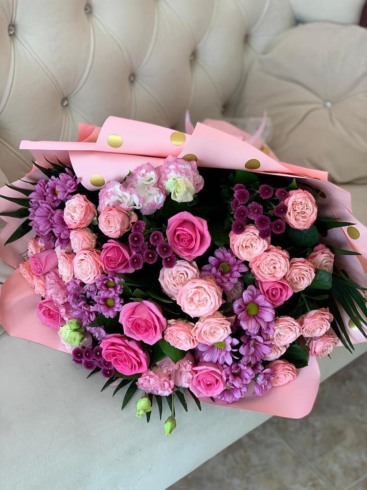 Букет цветов из: Хризантемы, Розы и Лизиантусы в Нарткале