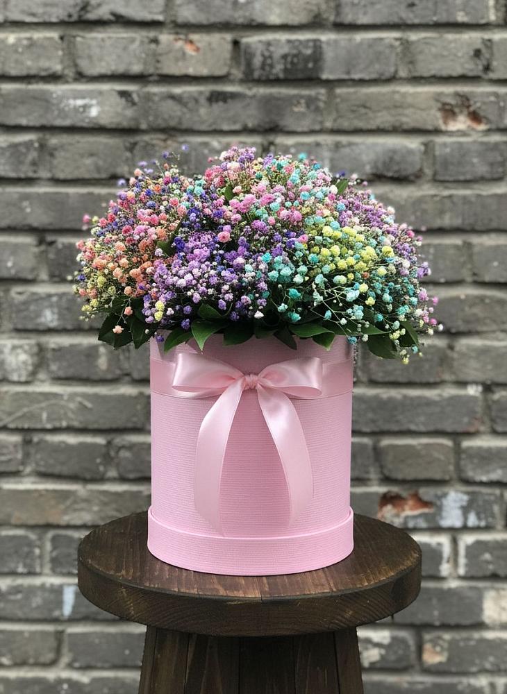 Цветочная композиция из Гипсофила и Розы в шляпной коробке в Нарткале