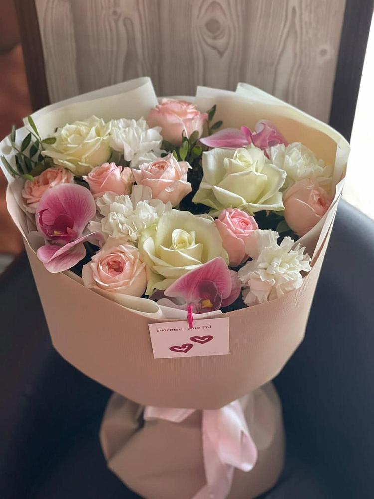 Букет цветов из: Орхидеи, Розы и Гвоздики в Нарткале