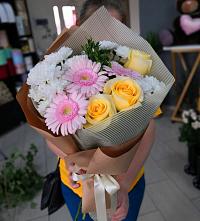 Букет цветов из:  Герберы, Розы и Хризантемы в Нарткале