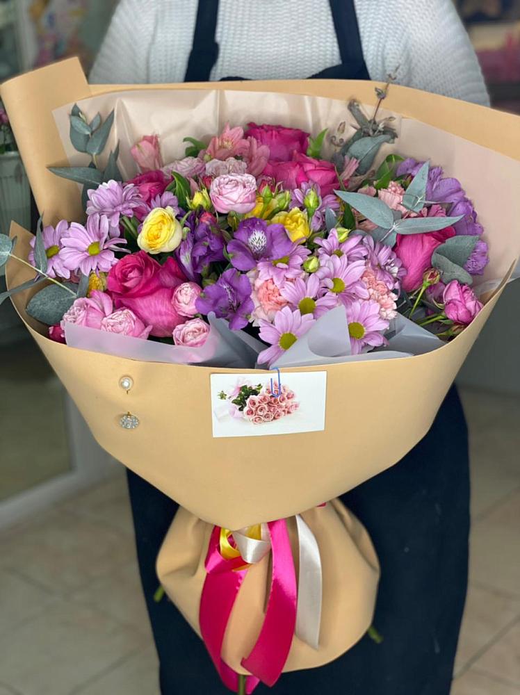 Букет цветов из: Хризантемы, Гвоздики и Альстромерии в Нарткале