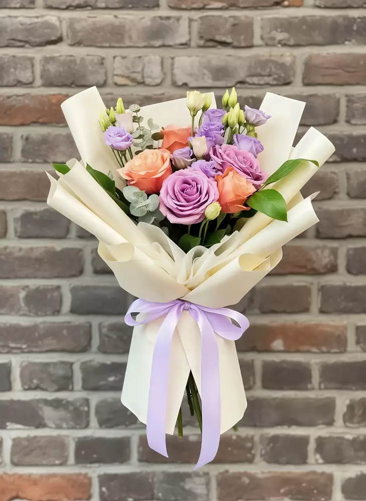 Букет цветов из: Лизиантусы и Розы в Нарткале