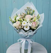 Букет цветов из:  Розы и Лизиантусы в Нарткале