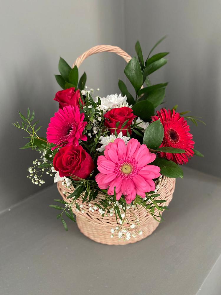 Цветочная композиция из Розы, Хризантемы и Герберы в корзине в Нарткале