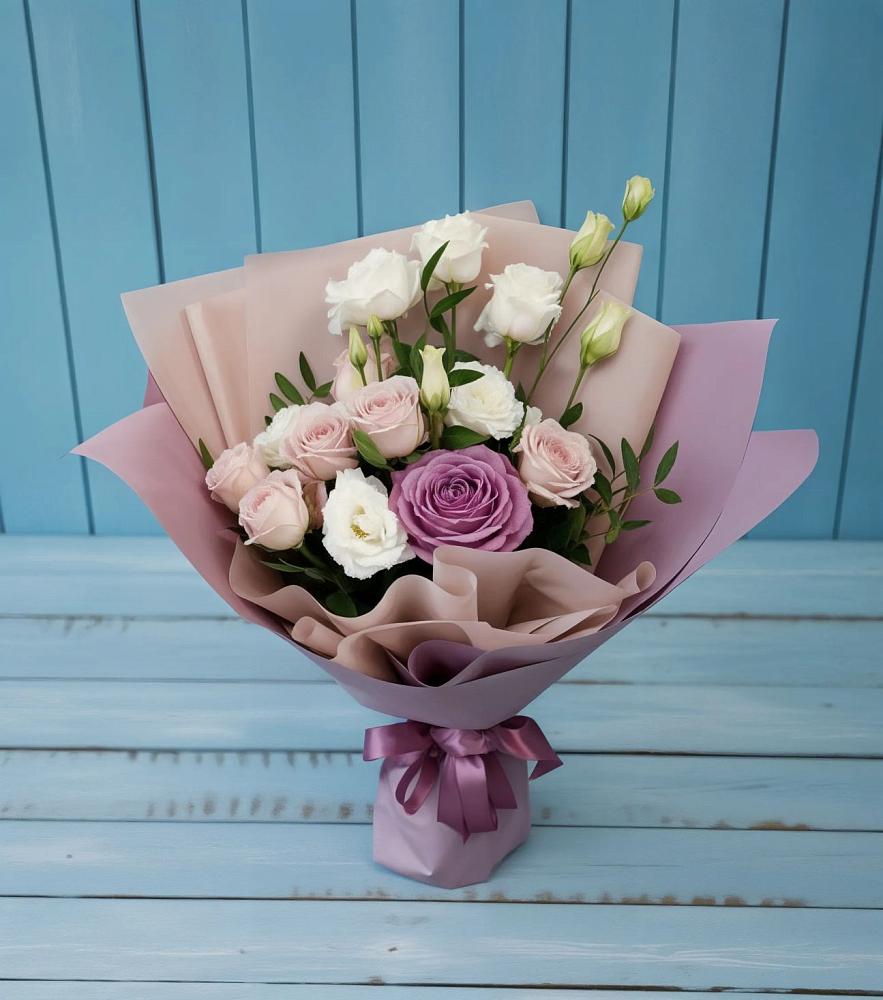 Букет цветов из: Розы и Лизиантусы в Нарткале